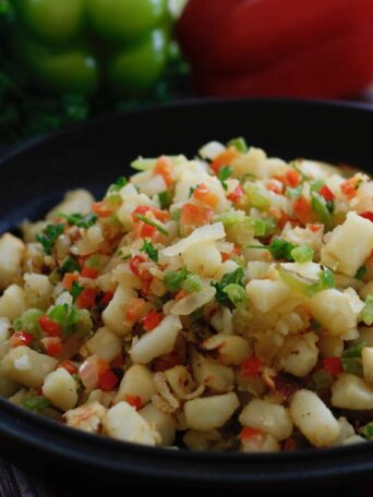 Potatoes O'Brien served in a skillet