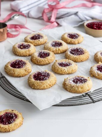 Almond Raspberry Cookies