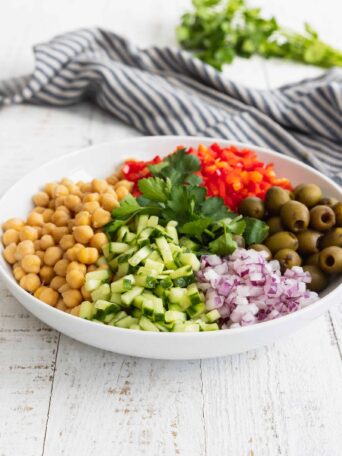 Easy Mediterranean Chickpea Salad