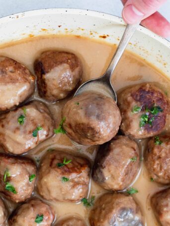 Plant-Based Meatballs in Gravy