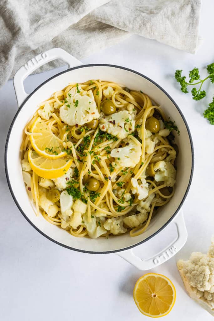 One-Pot Linguine Pasta with Cauliflower, Lemon, and Olives