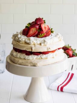 Pavlova with vegan whipped cream and strawberries