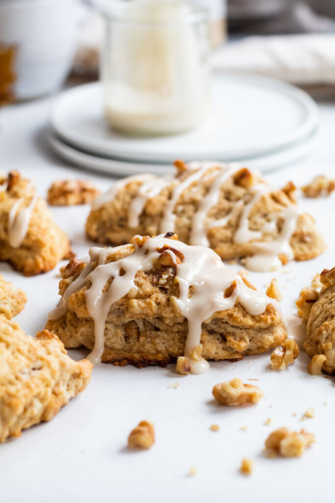 Walnut scones with maple syrup and maple glaze