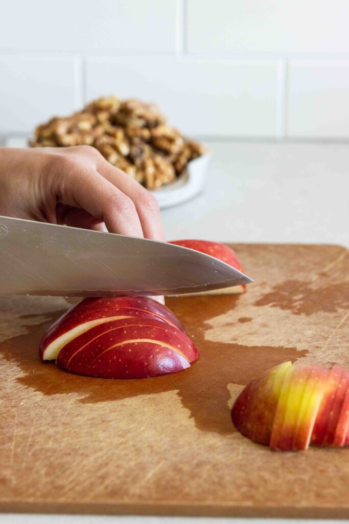 Slicing the apple in thin slices